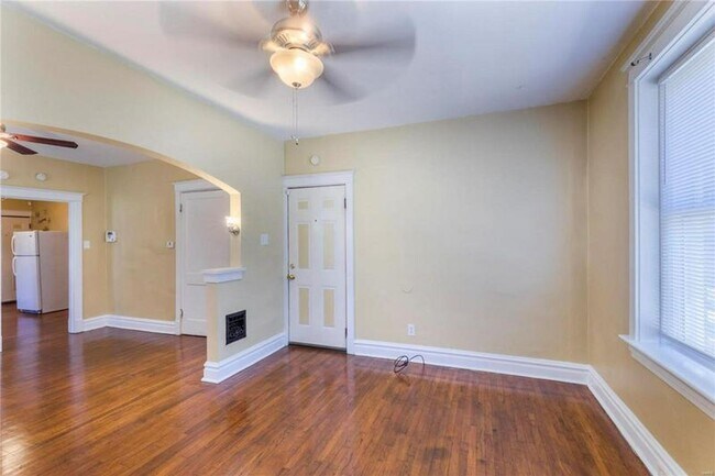 Building Photo - 3300 Miami St