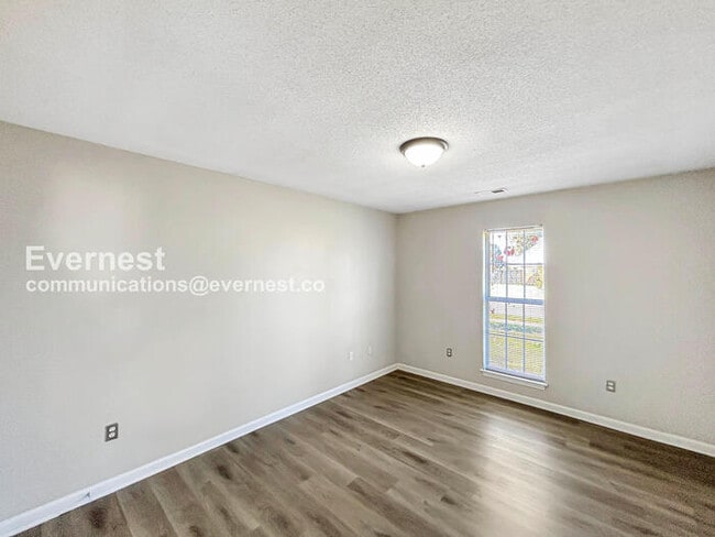 Building Photo - 1649 Central Trails Dr