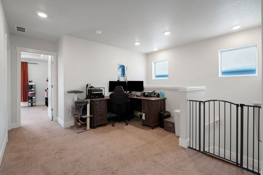 Building Photo - 16855 SW Townsville St