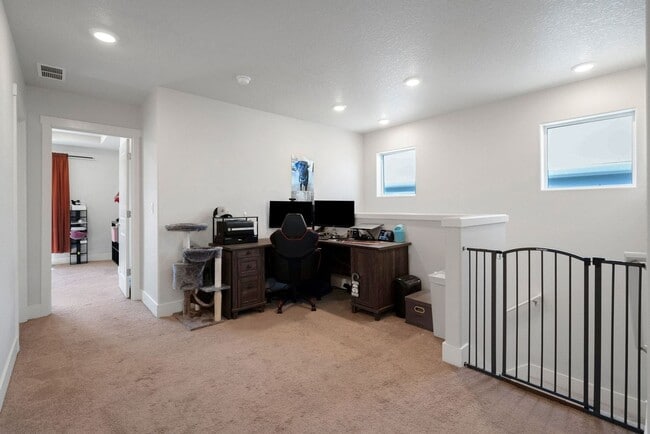 Building Photo - 16855 SW Townsville St