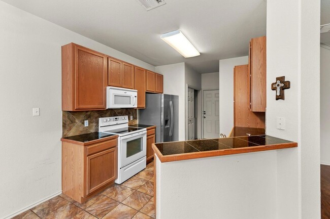 Building Photo - 2410 Great Oaks Dr