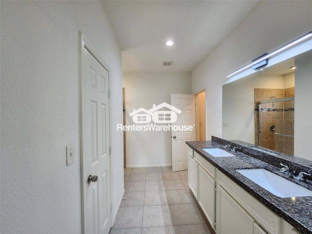 Building Photo - 1105 Erin St