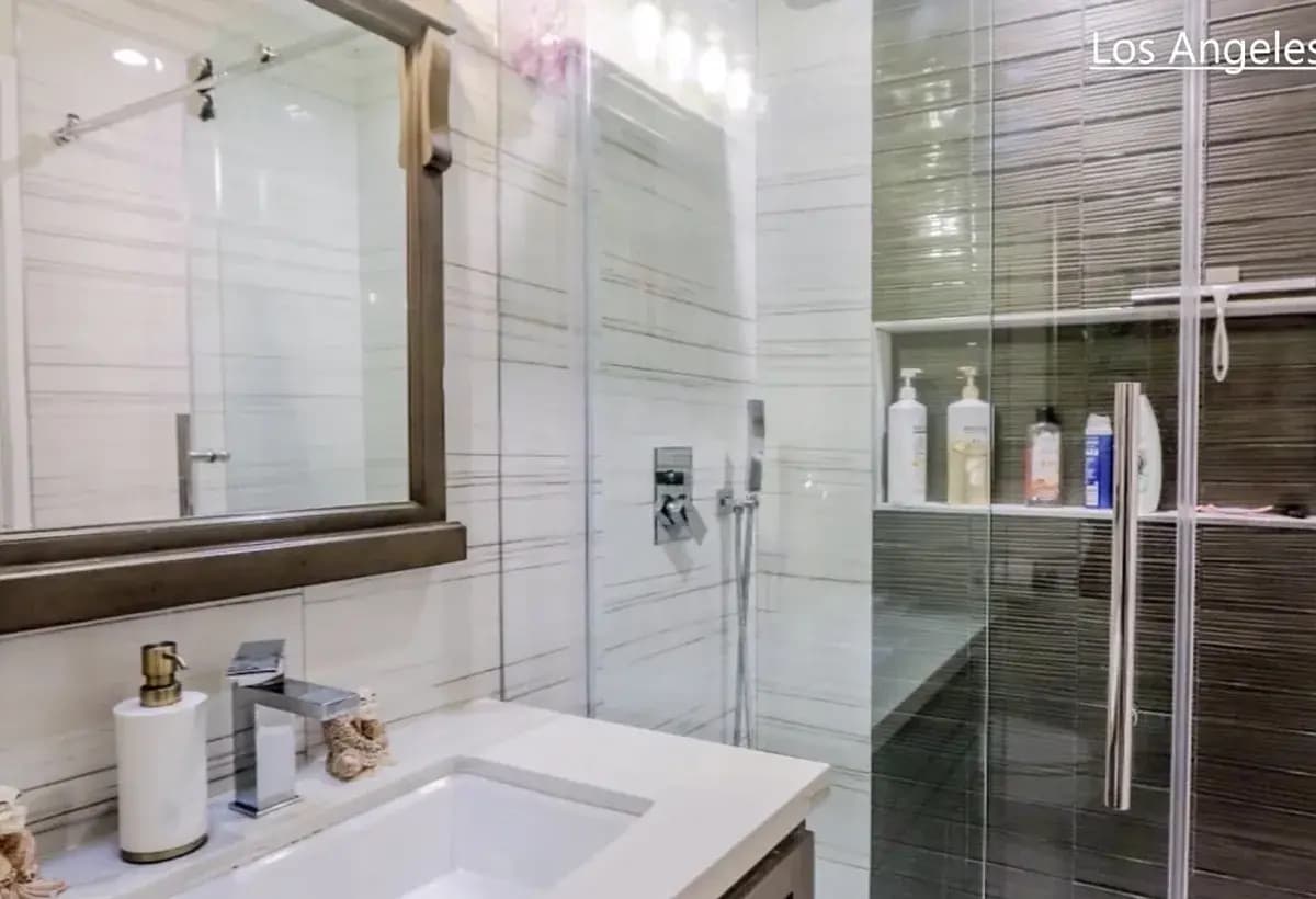 Building Photo - 5442 W 76th St