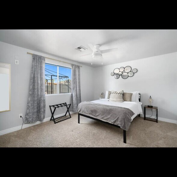 Building Photo - 3330 E Cypress St