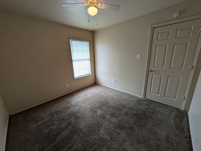 Building Photo - 2707 Ave G