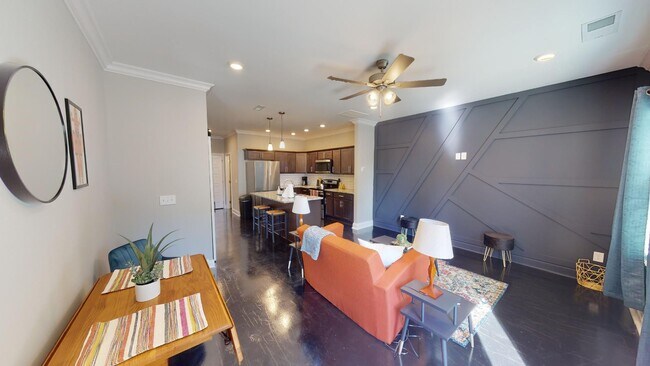 Building Photo - Charming 3-Bedroom Home in the Heart of Clarksville – Nashville Style Living!