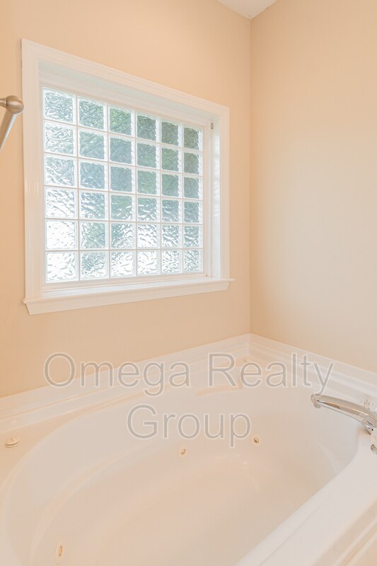Building Photo - 686 Old Cahaba Dr