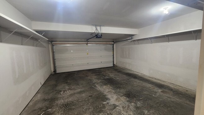 Building Photo - 1323 SE Birch Ln