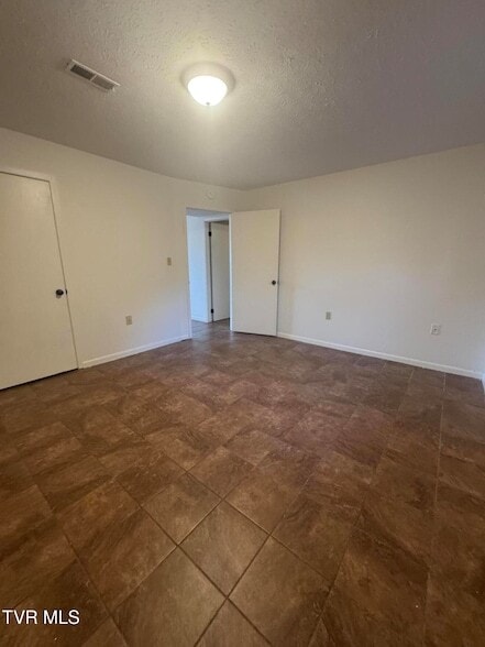 Building Photo - 1001 Kiser Blvd