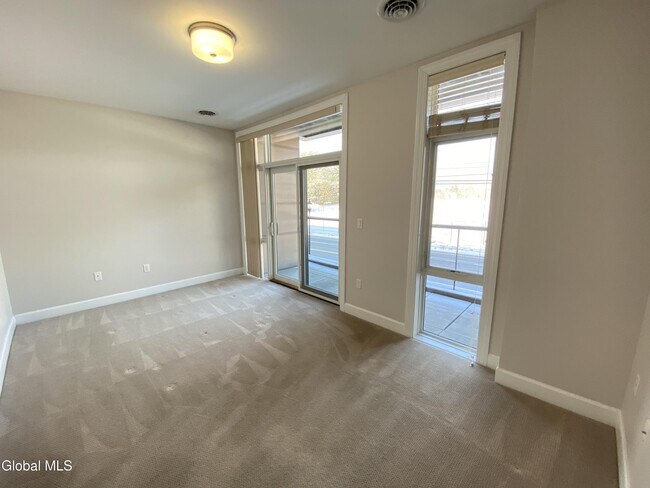 Building Photo - 2 West Ave