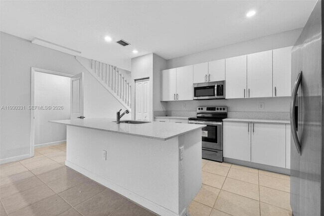 Building Photo - 26450 SW 148th Ct