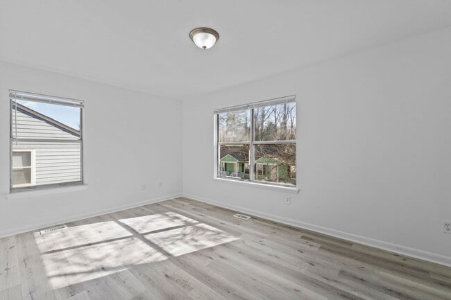 Building Photo - 608 Hilltop Dr