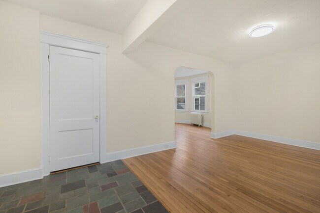 Building Photo - 55 Fairfield St