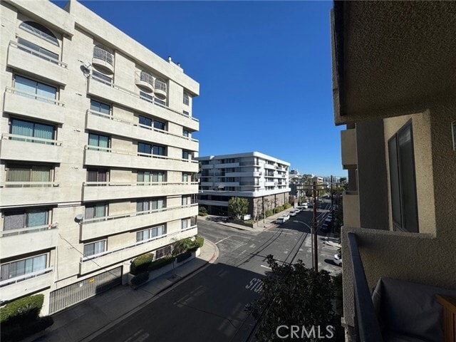 Building Photo - 7320 Hawthorn Ave