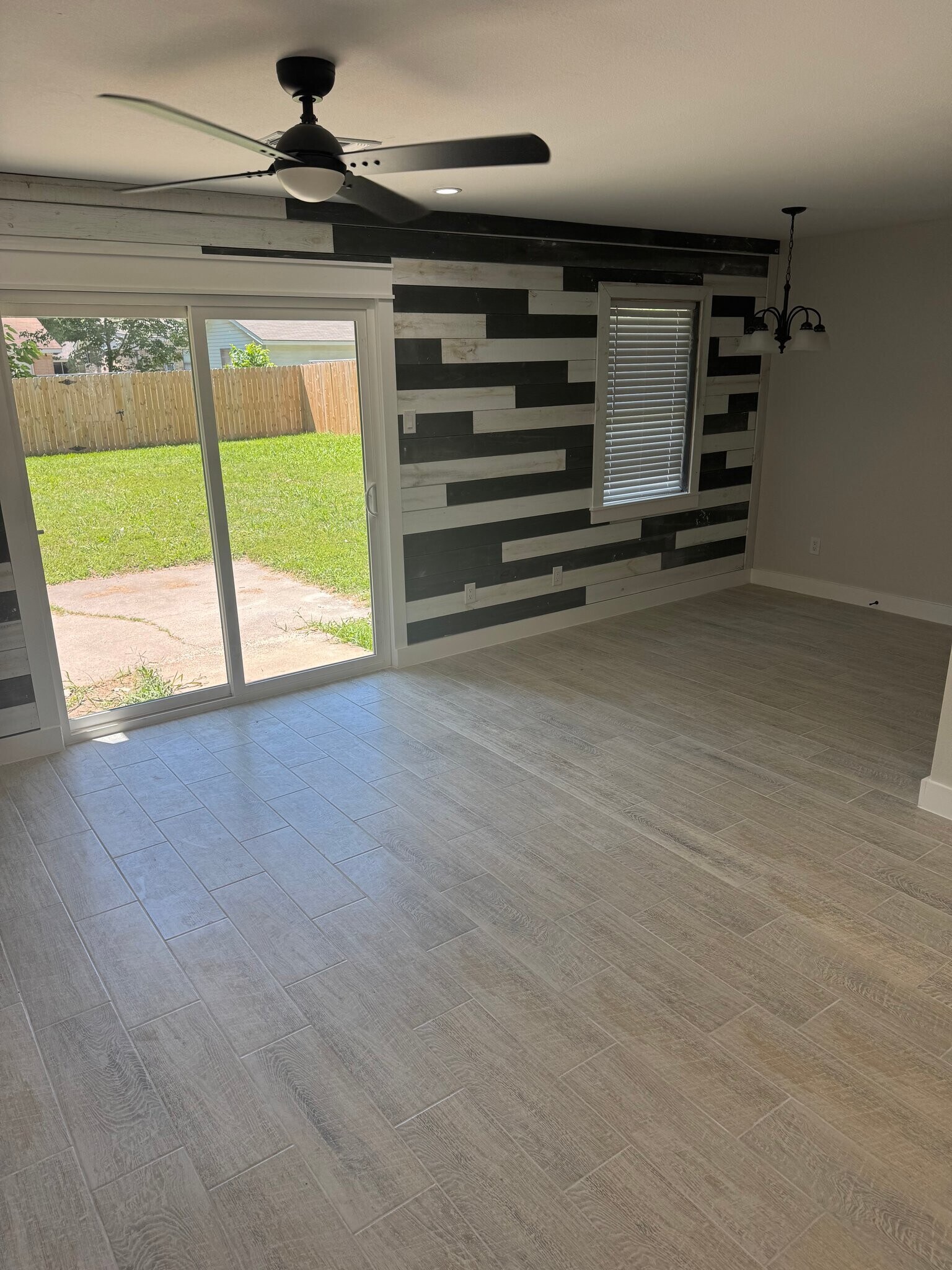 Building Photo - 1311 Caladium Dr