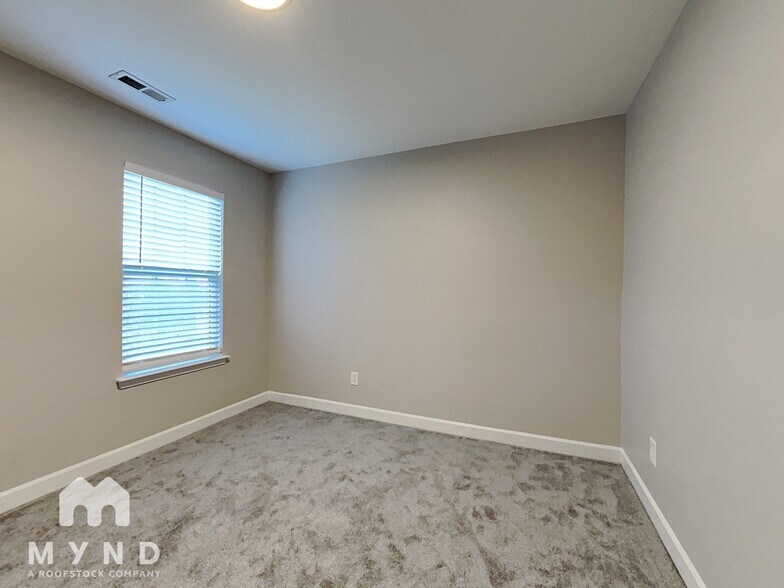 Building Photo - 4132 Broadstairs Dr SW