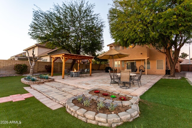 Building Photo - 11015 W Laurelwood Ln