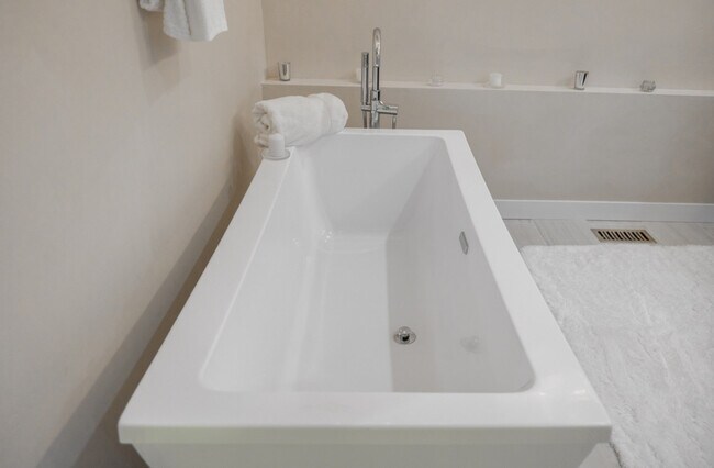 Building Photo - 255 Matterhorn Dr