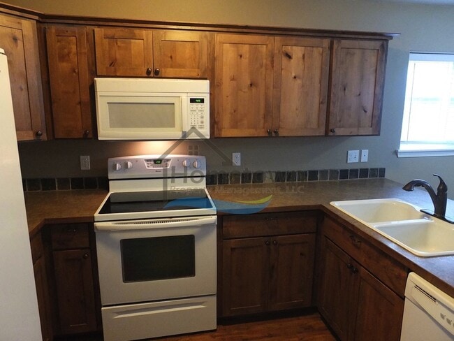 Building Photo - 3-Bedroom Home in Central Coeur d'Alene wi...