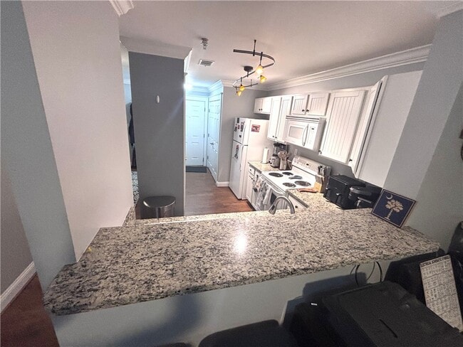 Building Photo - 833 Old Greenville Hwy