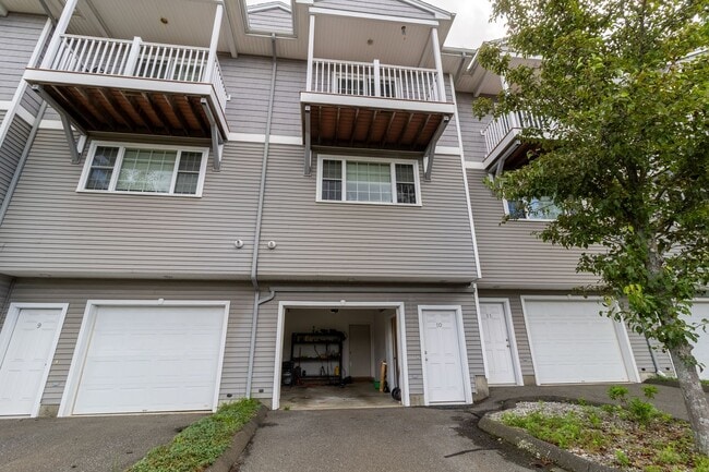 Primary Photo - Spacious Luxury Multi Level, 2 Bedroom Condo