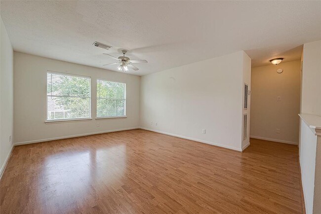 Building Photo - 11706 Meadowchase Dr
