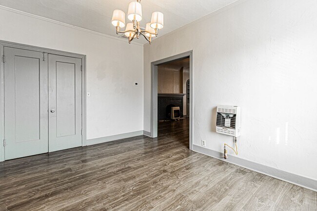 Building Photo - 2 Bed 1 Bath Duplex in NE OKC