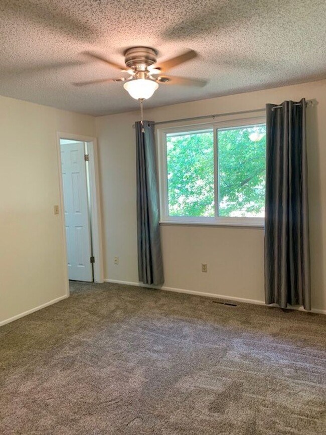 Building Photo - STUDENTS WELCOME! 3-Bed / 2-Bath Home 2 Miles from CSU
