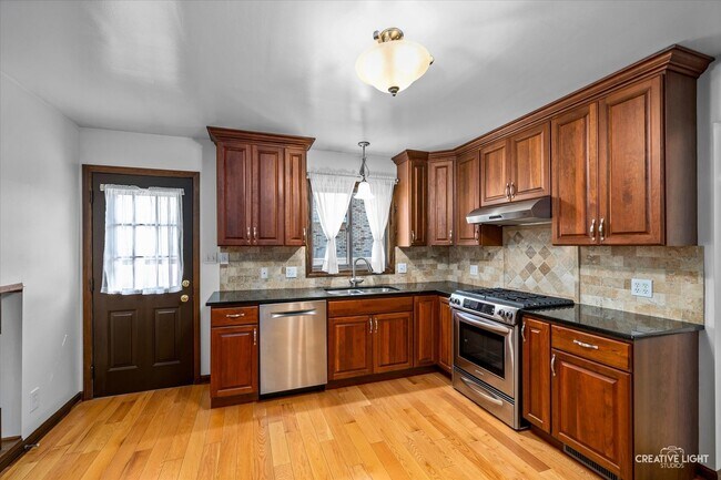 Building Photo - 13831 S Mallard Dr