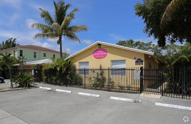 Building Photo - The Hemingway at Middle River Terrace