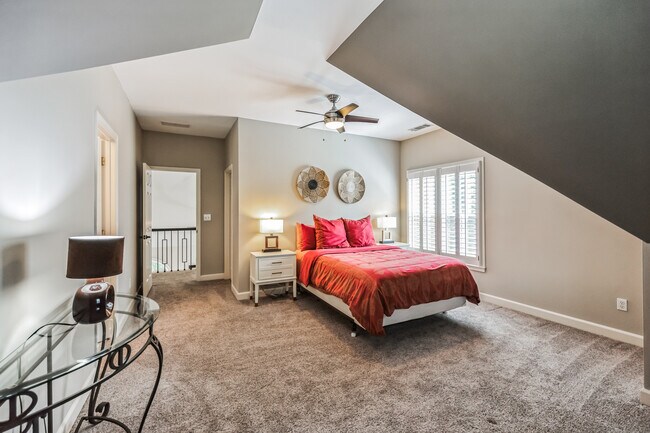 Bedroom 3 - 510 Newburgh Way