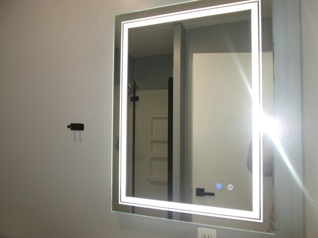 Building Photo - 800 Brook Dr