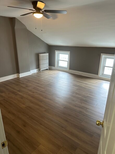 Building Photo - 204 Baldwin St