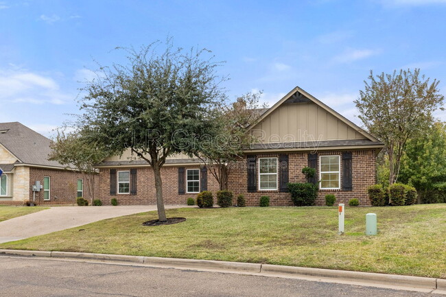 Building Photo - 19 N Shore Cir