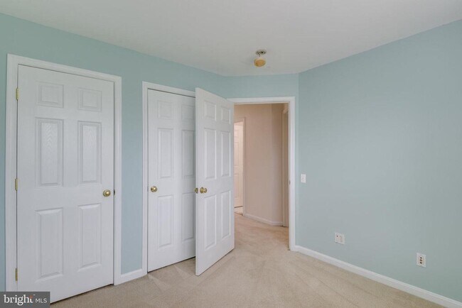 Building Photo - 43794 Virginia Manor Terrace