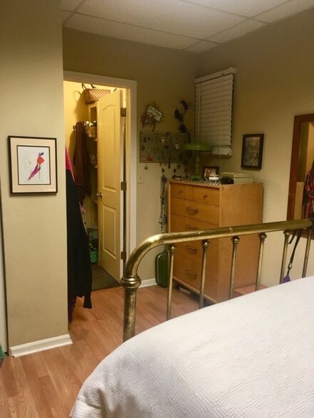 Building Photo - 1560 Detroit St