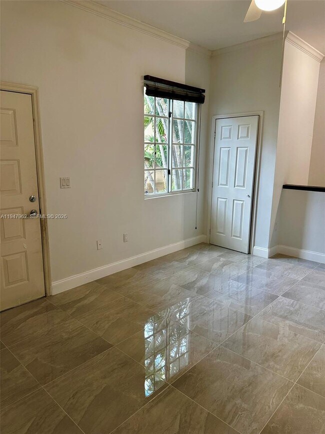 Building Photo - 2941 NE 185th St