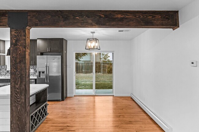 Building Photo - Charming and Renovated 4 Bedroom 2 Bathroo...