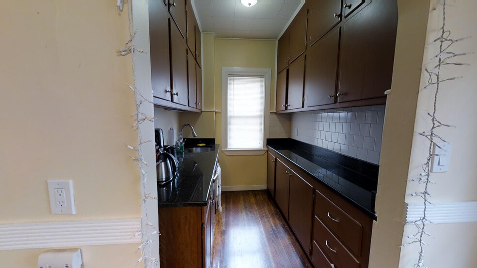 Building Photo - 21 Chandler St