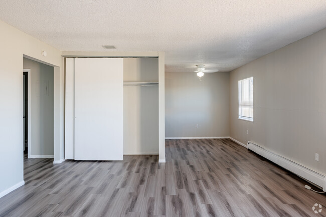 2BR, 1BA - 860SF - Fitzsimons Junction