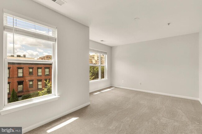Building Photo - 1227 V St NW