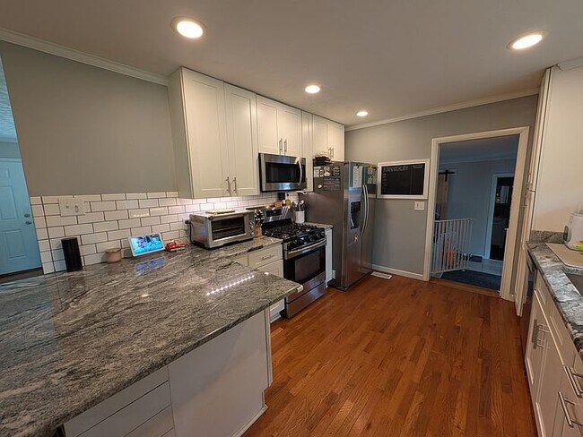 Building Photo - 4208 Lonas Dr