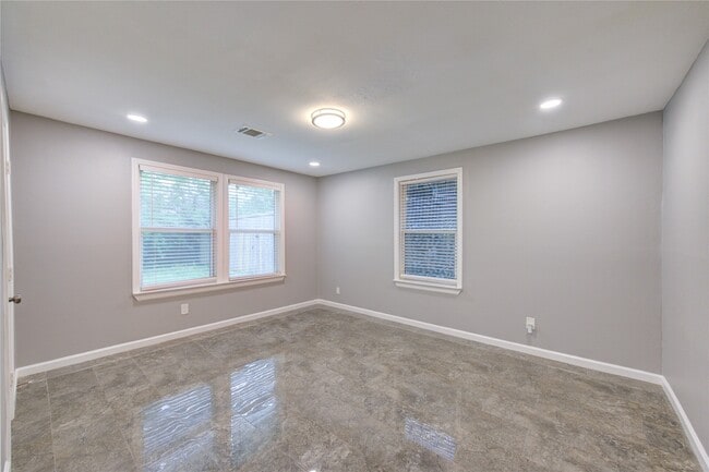 Building Photo - 4545 Bricker St