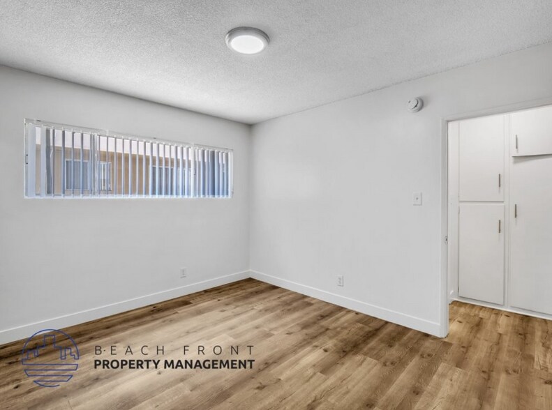 Building Photo - 868 Victor Ave