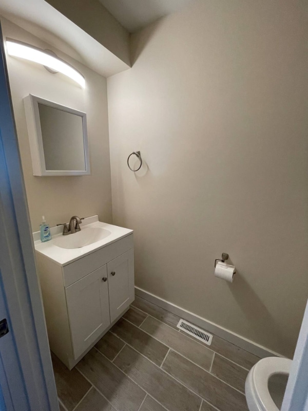 Building Photo - 1104 S State St