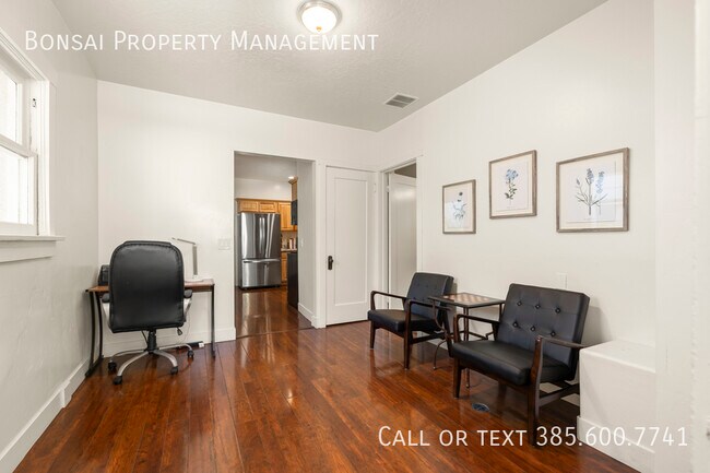 Building Photo - 807 S 500 E
