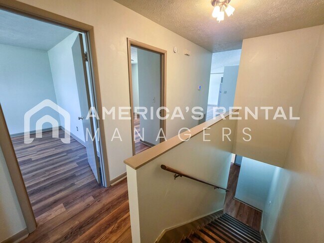 Building Photo - 3100 Apple Valley Ln