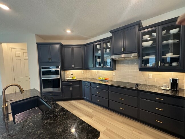 Building Photo - 7315 34th Ct E