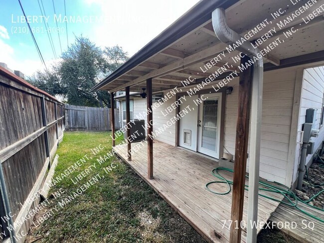 Building Photo - 3 Bedroom, 2 Bath Townhome near Medical Ce...