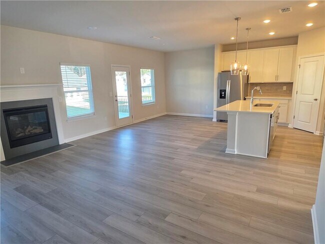 Building Photo - 1398 High Fls Ln